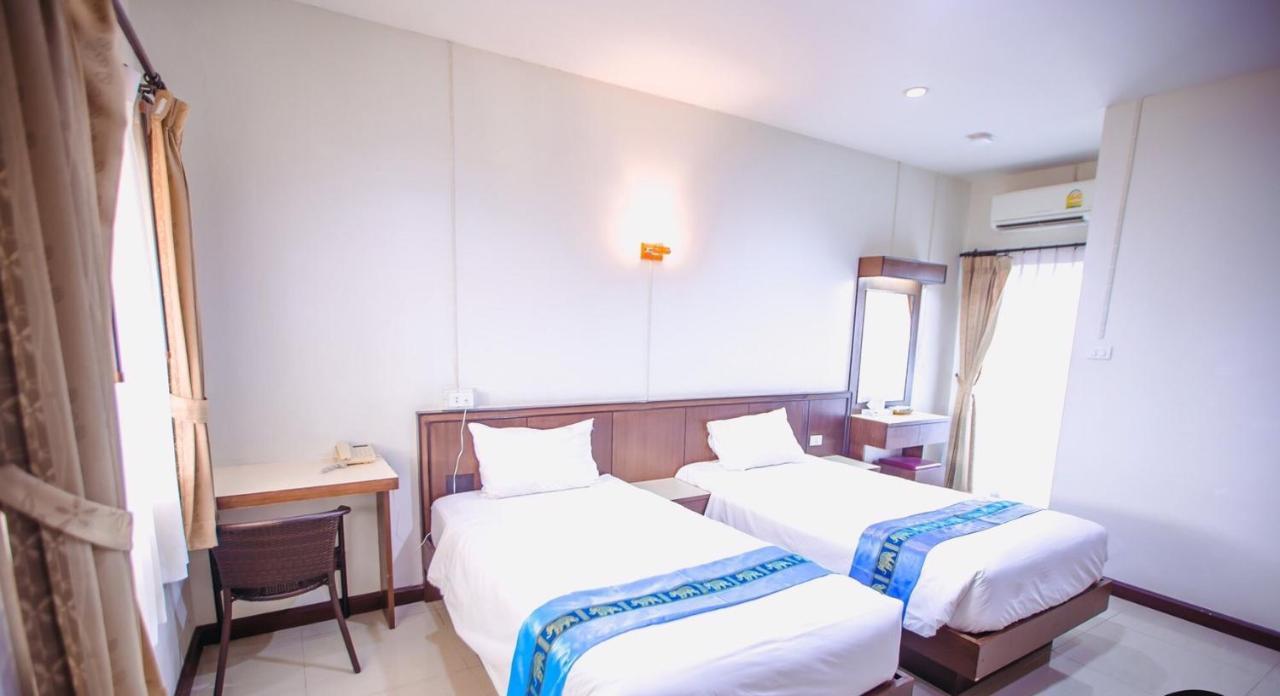 Bander Hotel Phu Khieo Exterior foto